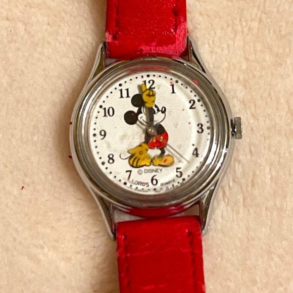 Vintage Disney Lorus Quartz Mickey Mouse Watch.